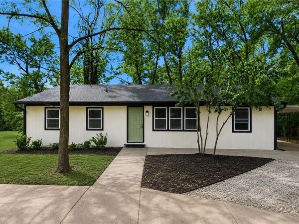 1724 S Trail Ridge Drive, Independence, MO 64050