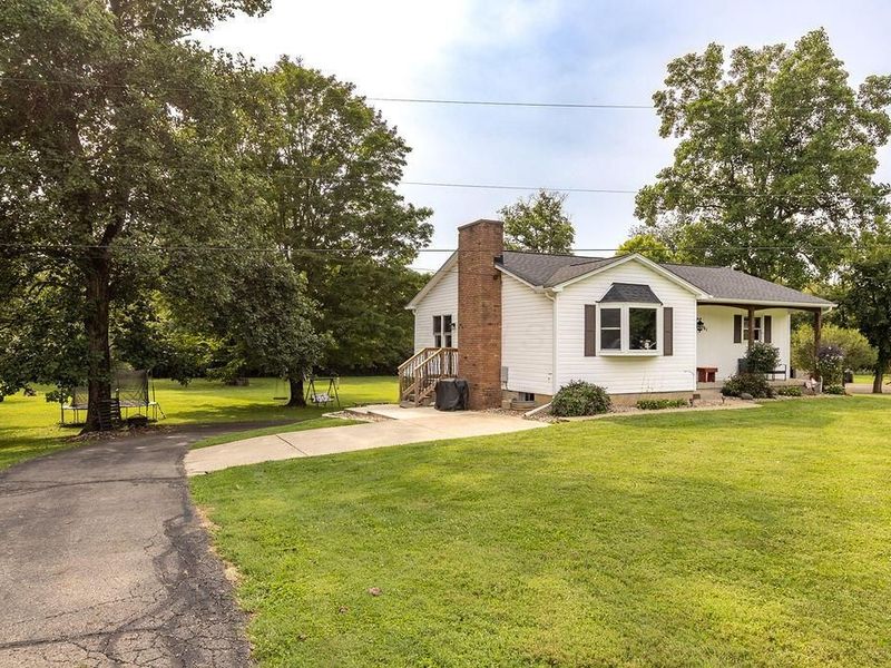 4261 Sugar Grove Road SE, Lancaster, OH 43130 Photo 2