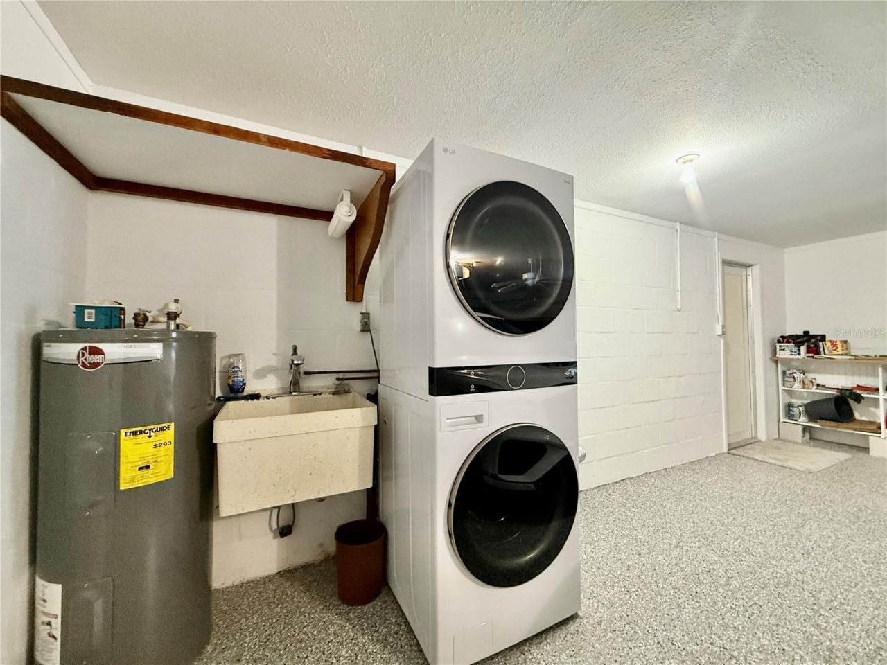 8228 Constance Drive, Sarasota, FL 34243 Photo