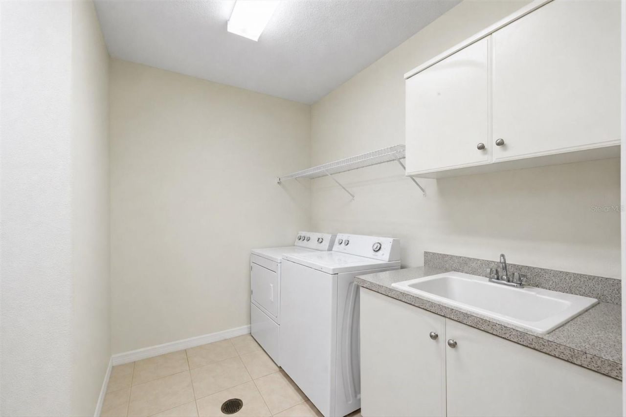 3971 Square East Lane, Unit 8, Sarasota, FL 34238 Photo