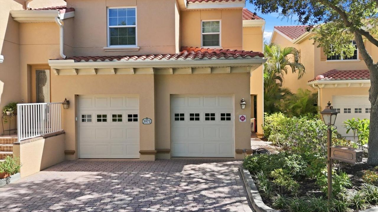 3971 Square East Lane, Unit 8, Sarasota, FL 34238 Photo