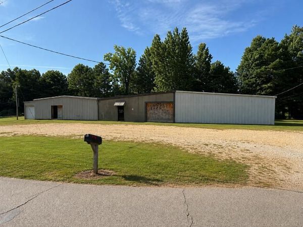 372 Road 1438, Tupelo, MS 38804