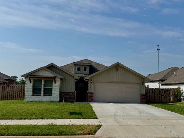 1331 Ari Avenue , Centerton, AR 72719