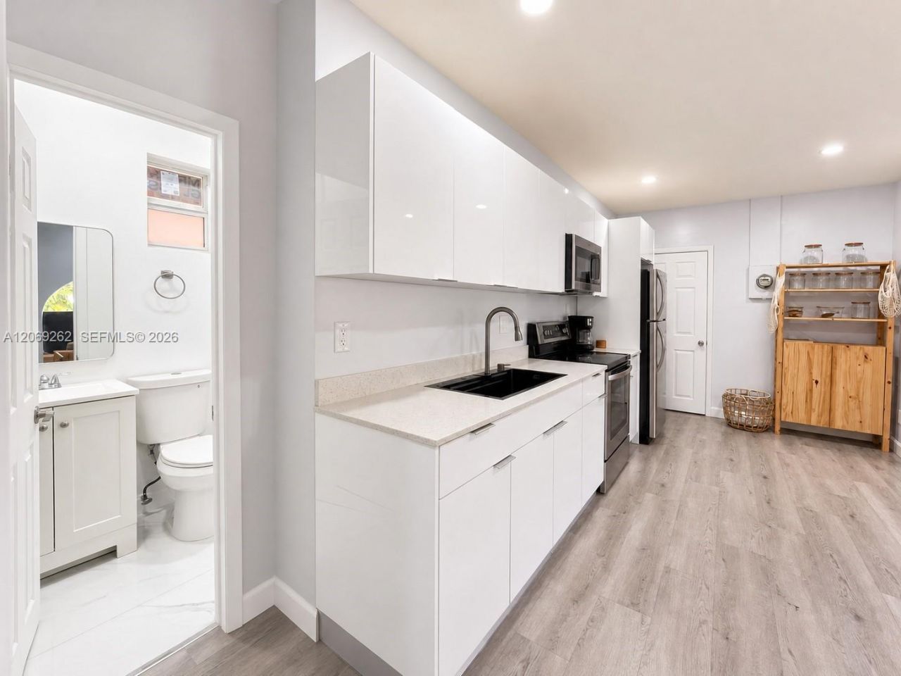 3171 SW 26th St , Unit 3, Miami, FL 33133 Photo