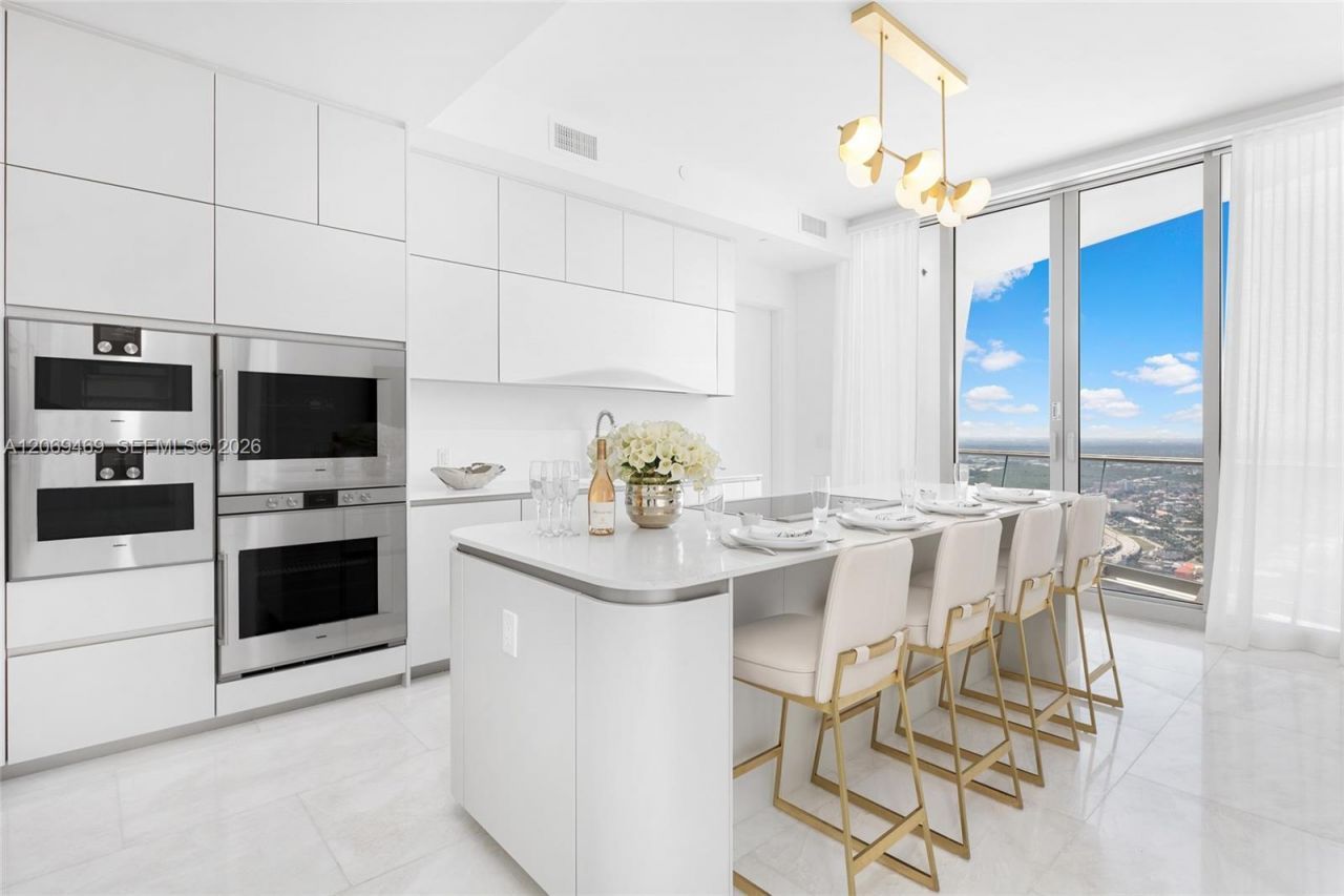16901 Collins Ave , Unit 5305, Sunny Isles Beach, FL 33160 Photo