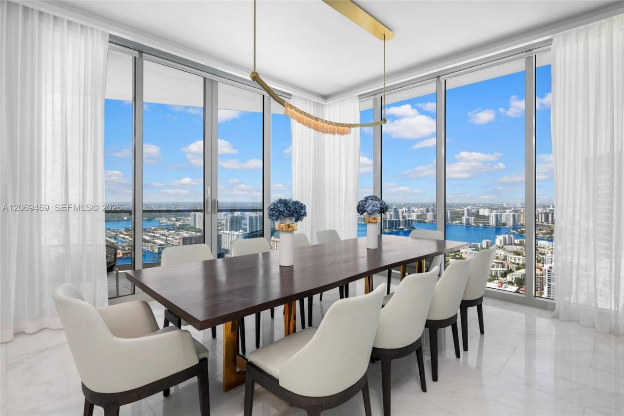 16901 Collins Ave , Unit 5305, Sunny Isles Beach, FL 33160 Photo