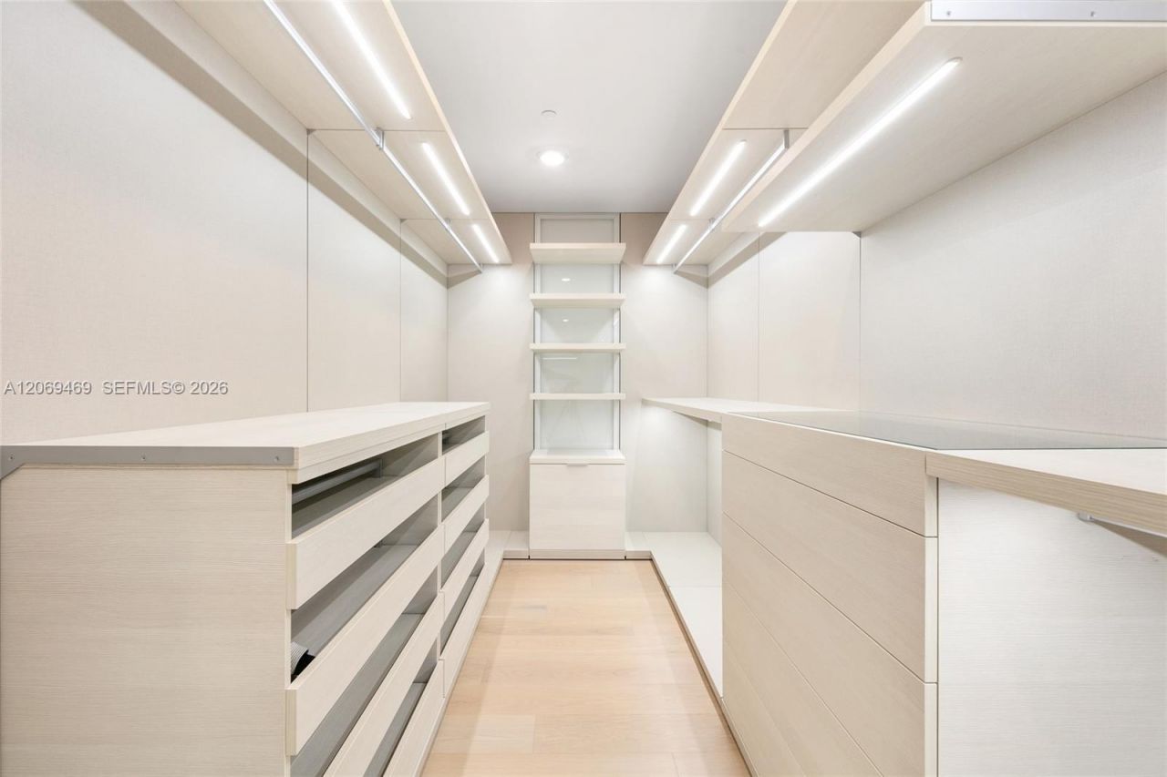 16901 Collins Ave , Unit 5305, Sunny Isles Beach, FL 33160 Photo