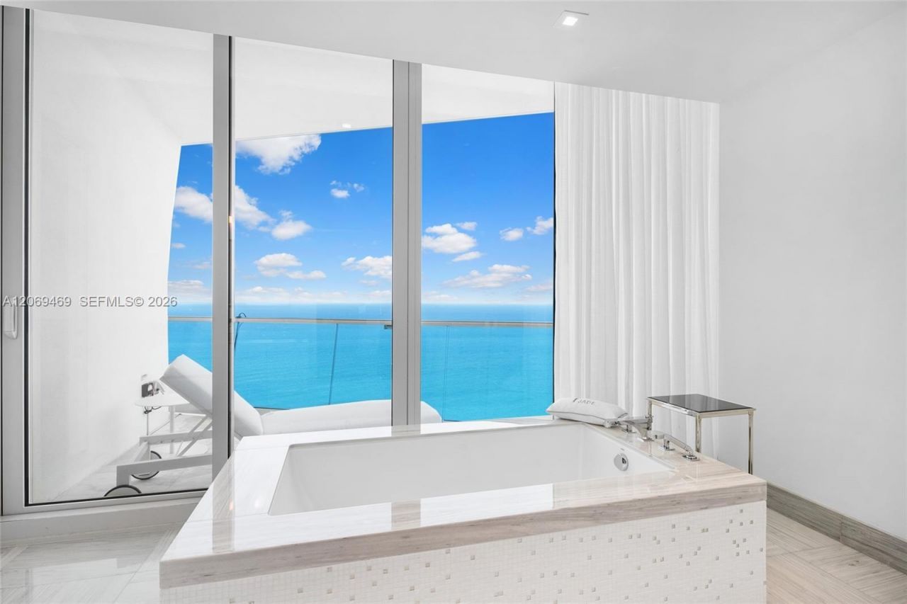 16901 Collins Ave , Unit 5305, Sunny Isles Beach, FL 33160 Photo