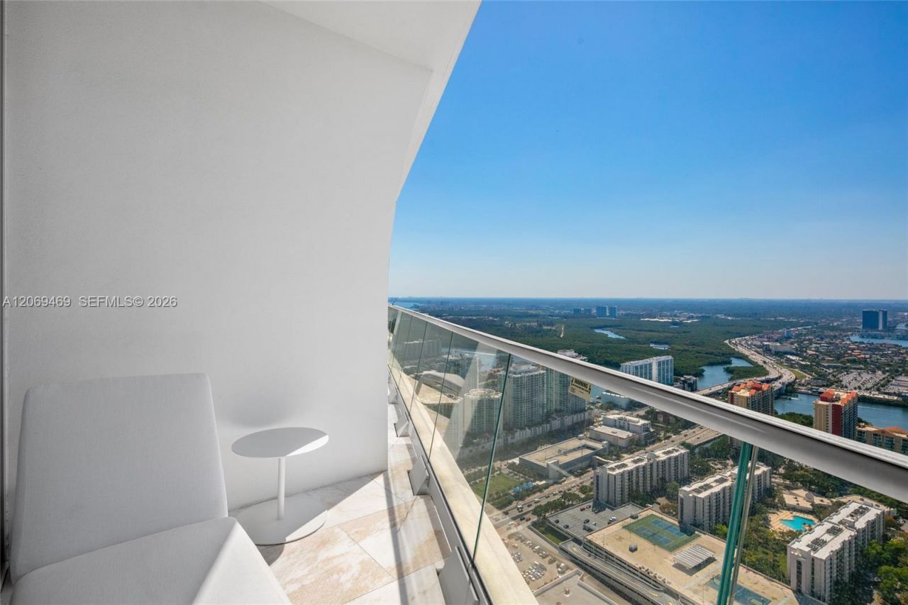 16901 Collins Ave , Unit 5305, Sunny Isles Beach, FL 33160 Photo