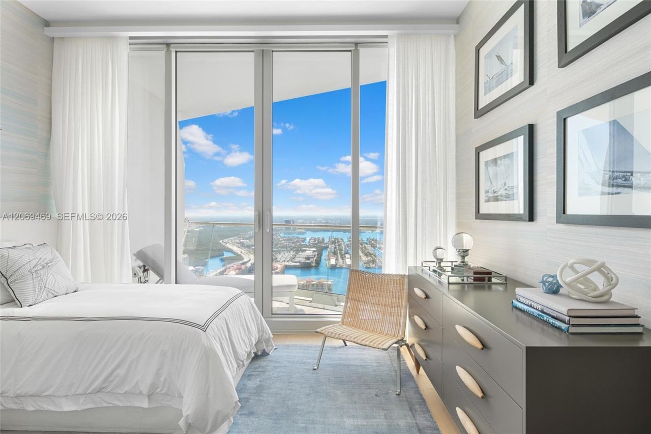 16901 Collins Ave , Unit 5305, Sunny Isles Beach, FL 33160 Photo