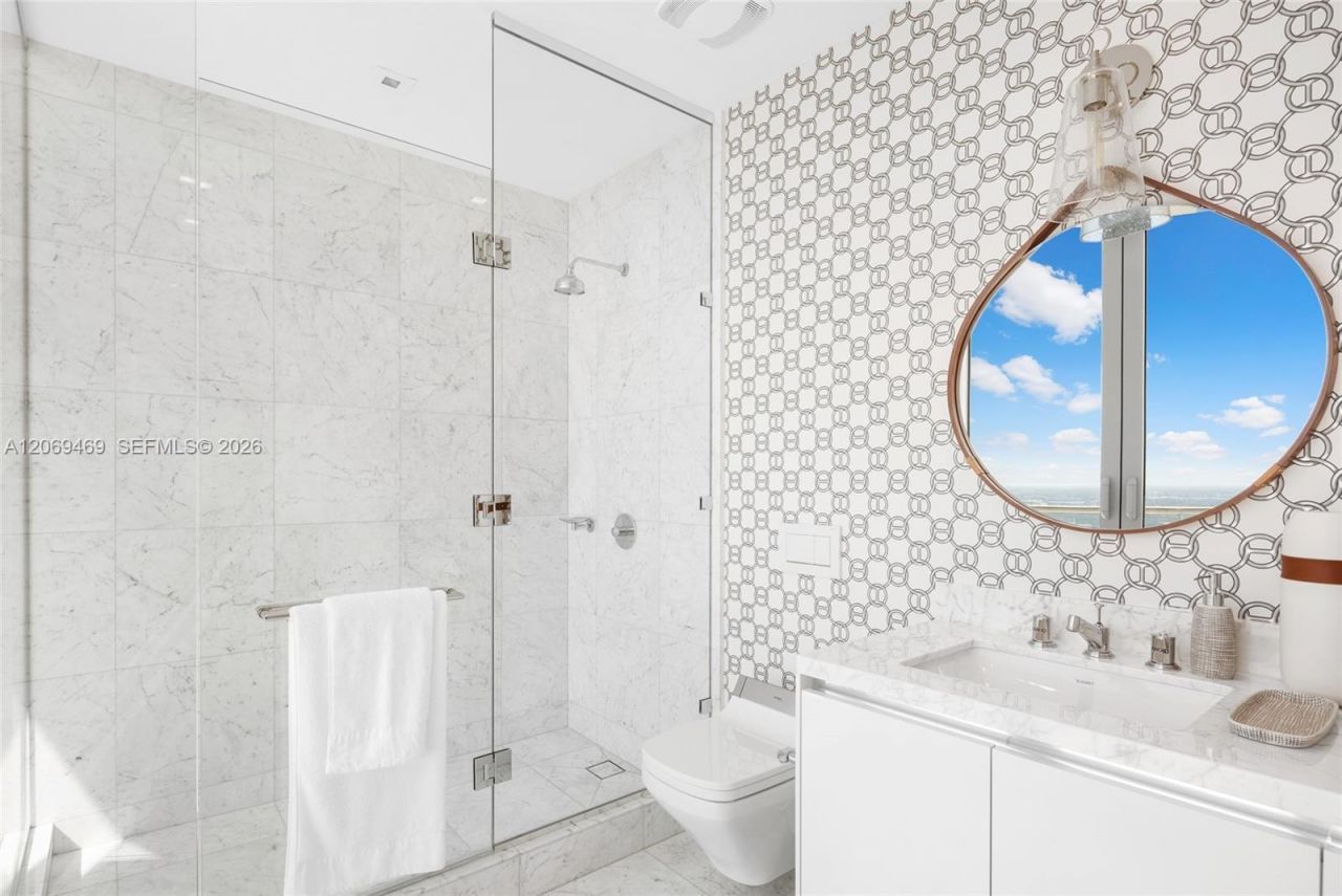16901 Collins Ave , Unit 5305, Sunny Isles Beach, FL 33160 Photo