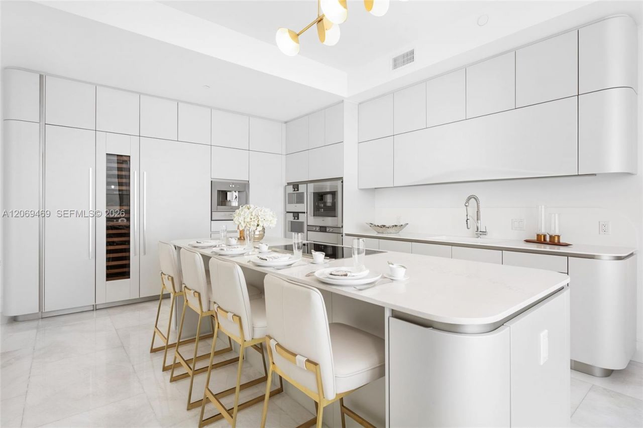 16901 Collins Ave , Unit 5305, Sunny Isles Beach, FL 33160 Photo