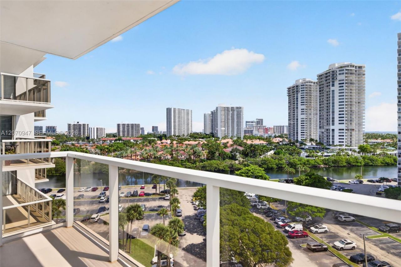 3731 N Country Club Dr, Unit 1023, Aventura, FL 33180 Photo