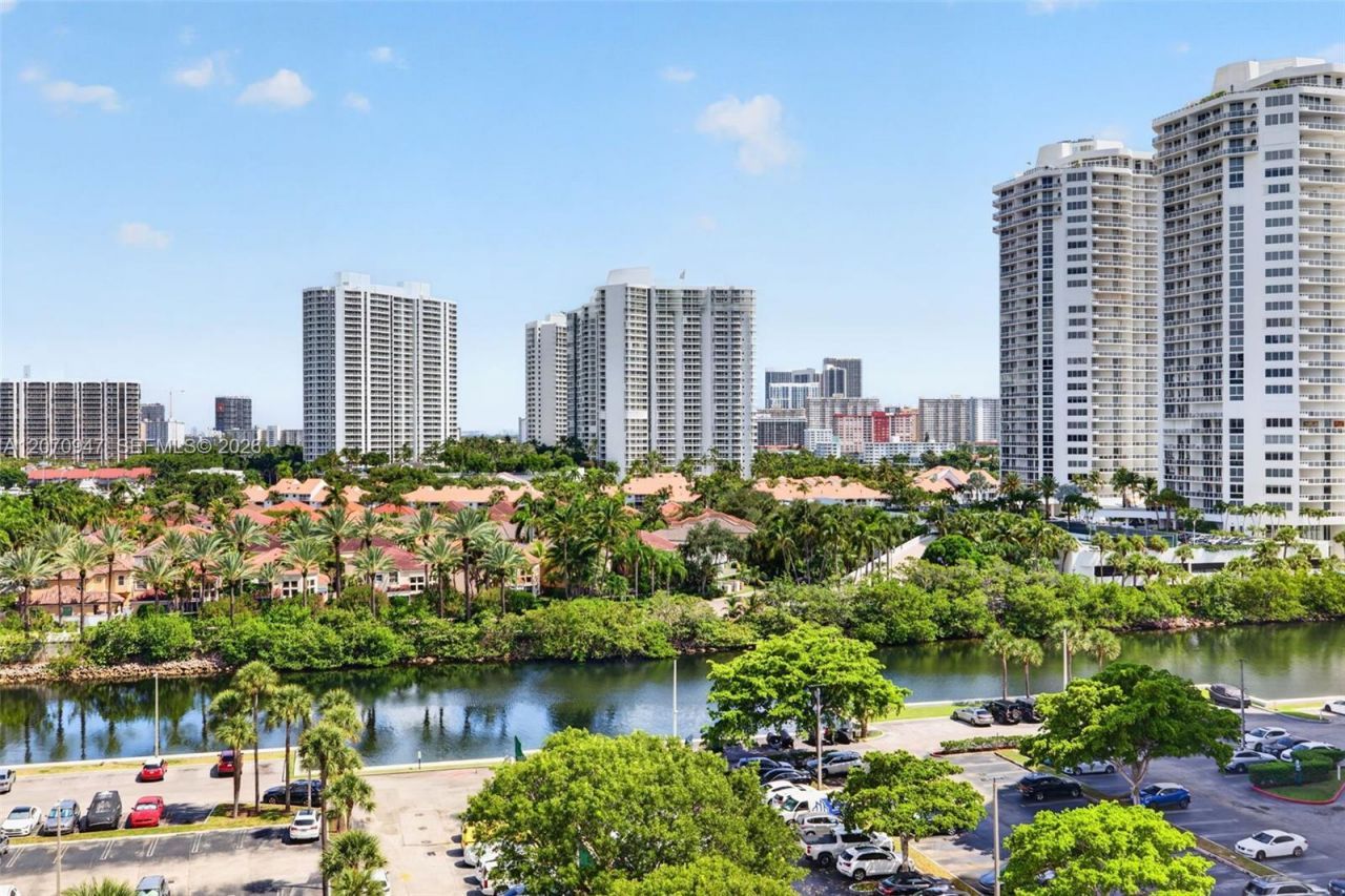 3731 N Country Club Dr, Unit 1023, Aventura, FL 33180 Photo