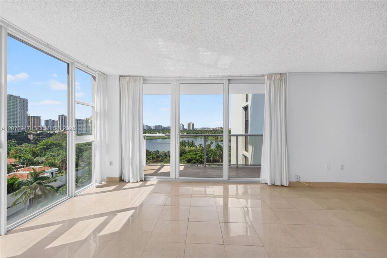 3731 N Country Club Dr, Unit 1023, Aventura, FL 33180 Photo
