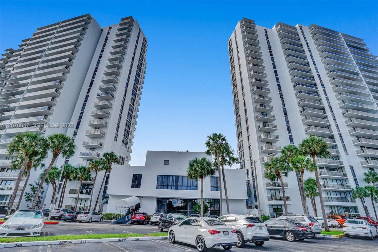 3731 N Country Club Dr, Unit 1023, Aventura, FL 33180 Photo