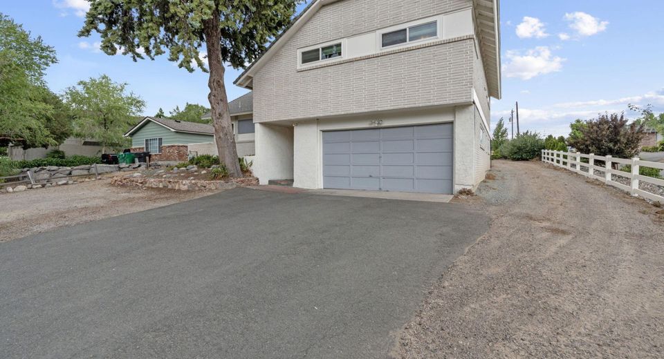 2490 W Moana Lane, Reno, NV 89509 Photo