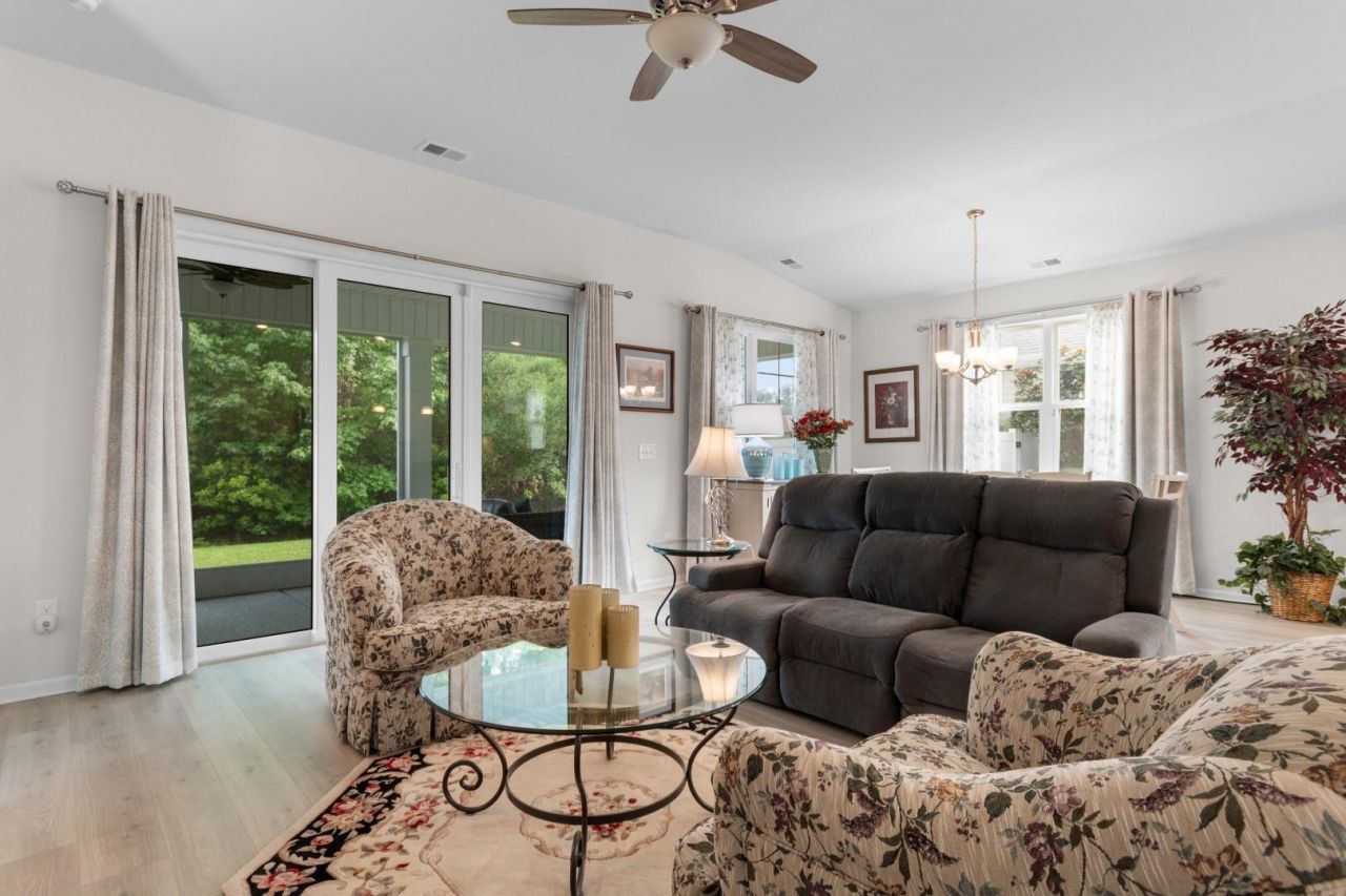 205 Juniata Loop Photo 13