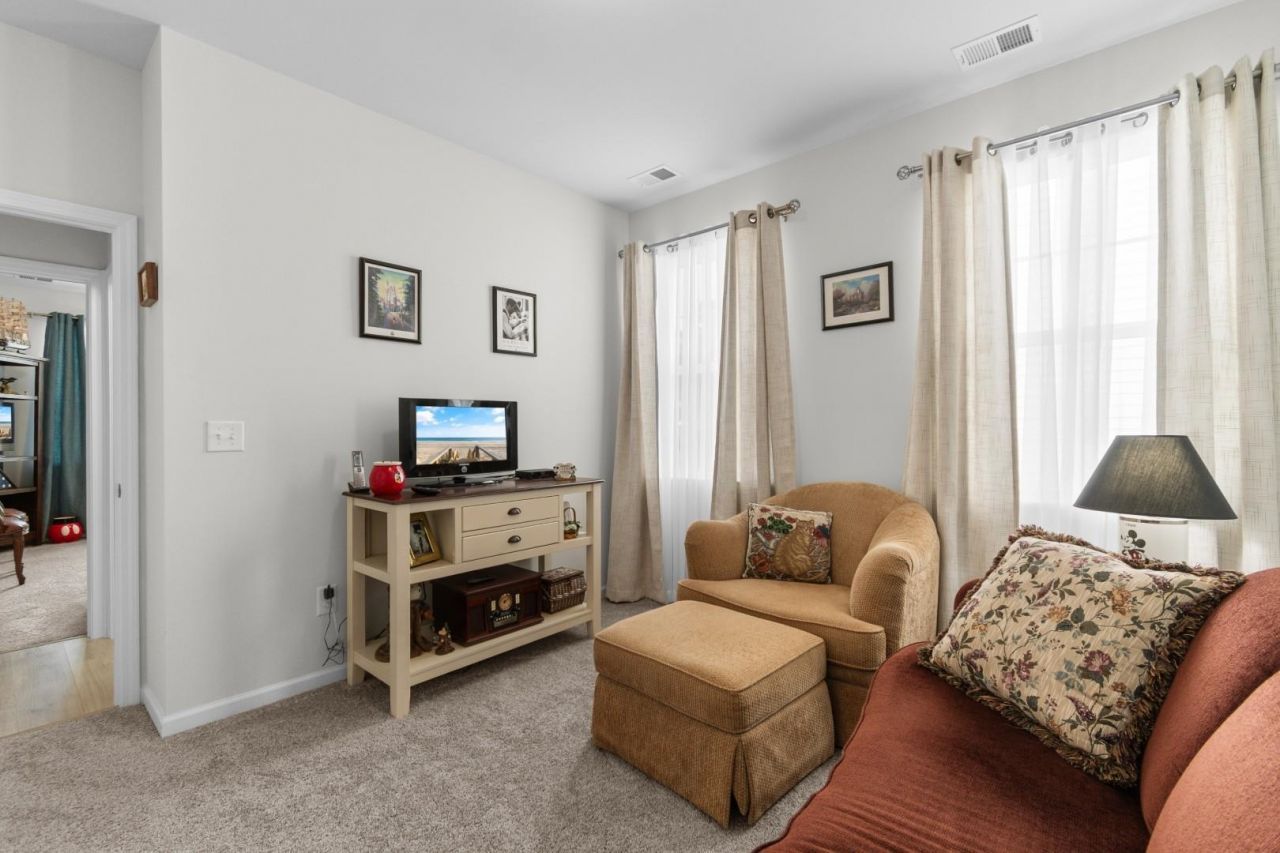 205 Juniata Loop Photo 23