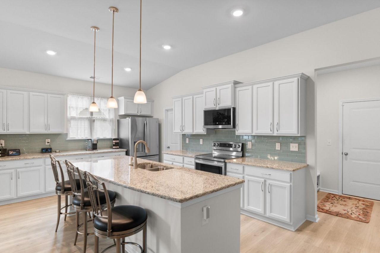 205 Juniata Loop Photo 9