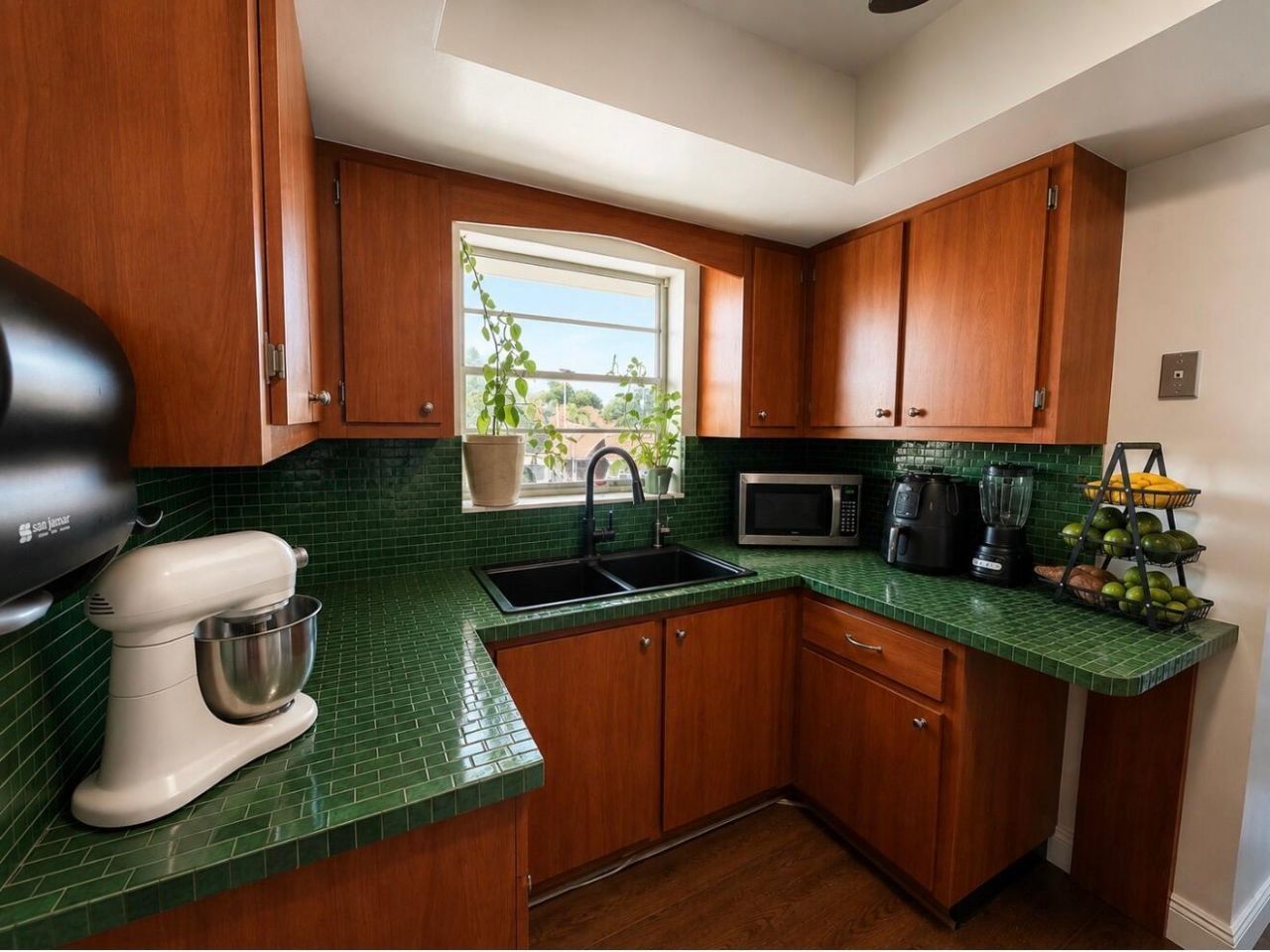2121 NE 68th Street, Unit 201, Fort Lauderdale, FL 33308 Photo