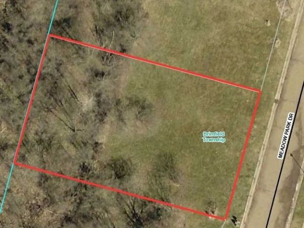 5372 Meadow Park Drive , Kent, OH 44240