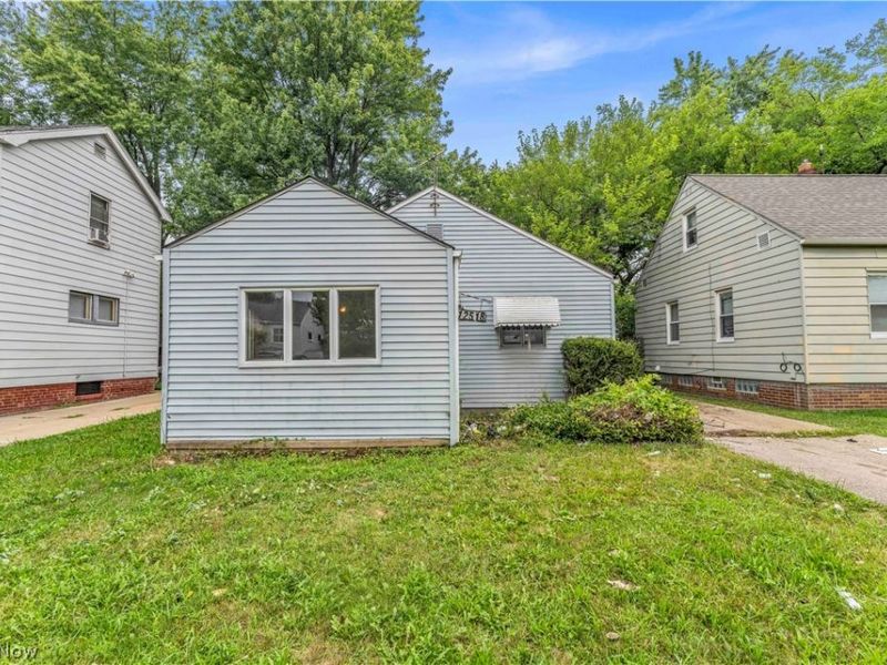 12518 Leeila Avenue, Cleveland, OH 44135 Photo 2
