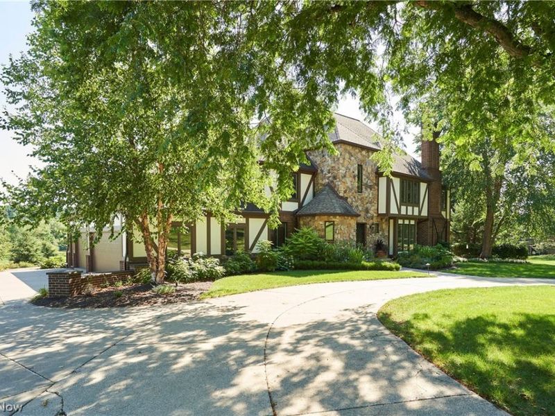 4576 Granger Road, Akron, OH 44333 Photo 3