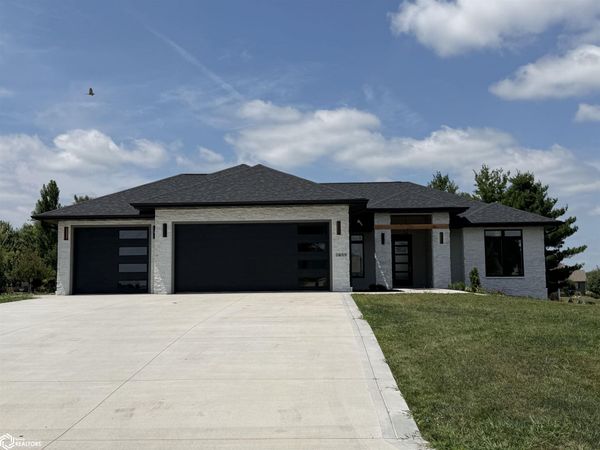 2659 S 11Th Street, Oskaloosa, IA 52577