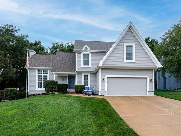 12110 S Acuff Lane, Olathe, KS 66062