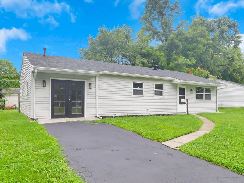 3595 Clearwater Drive, Columbus, OH 43232 Photo 2