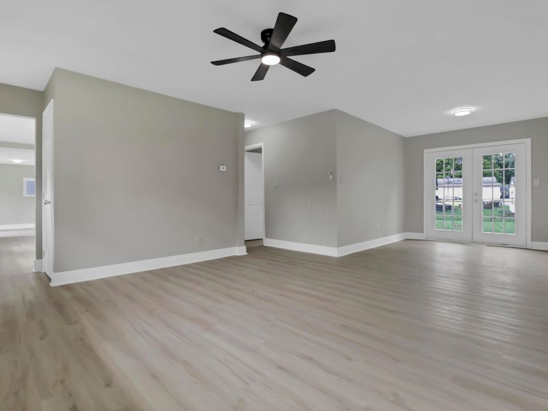 3595 Clearwater Drive, Columbus, OH 43232 Photo 4