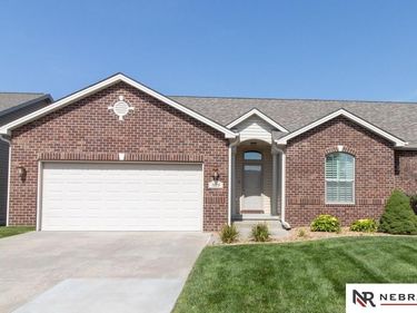 7609 Kentwell Lane, Lincoln, NE 68516