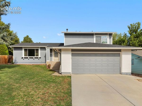 3240 Blue Mountain Way, Colorado Springs, CO 80906