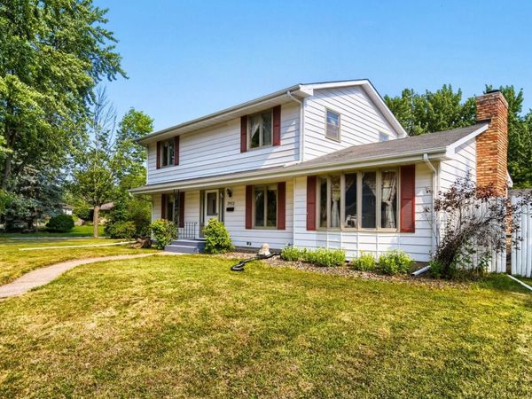 7932 38 1/2 Avenue N, New Hope, MN 55427