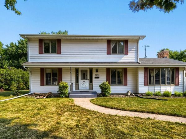 7932 38 1/2 Avenue N, New Hope, MN 55427