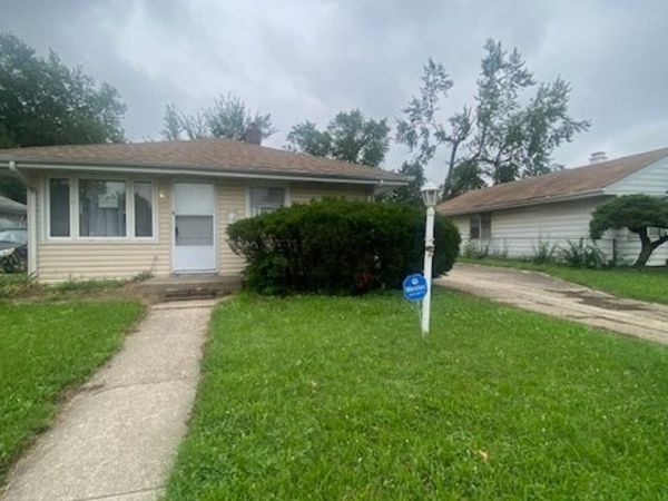 26 W 141 Street , Dixmoor, IL 60426