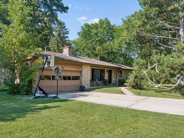 1704 Park Avenue W, Highland Park, IL 60035