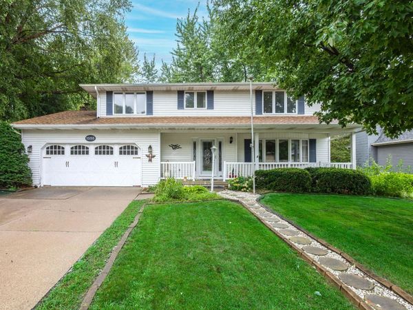 1555 Prairie Vista Drive , Bettendorf, IA 52722