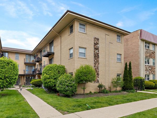 4204 N Keystone Avenue, Unit 2C, Chicago, IL 60641
