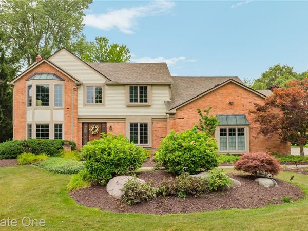 37125 Fox Glen, Farmington Hills, Mi 48331