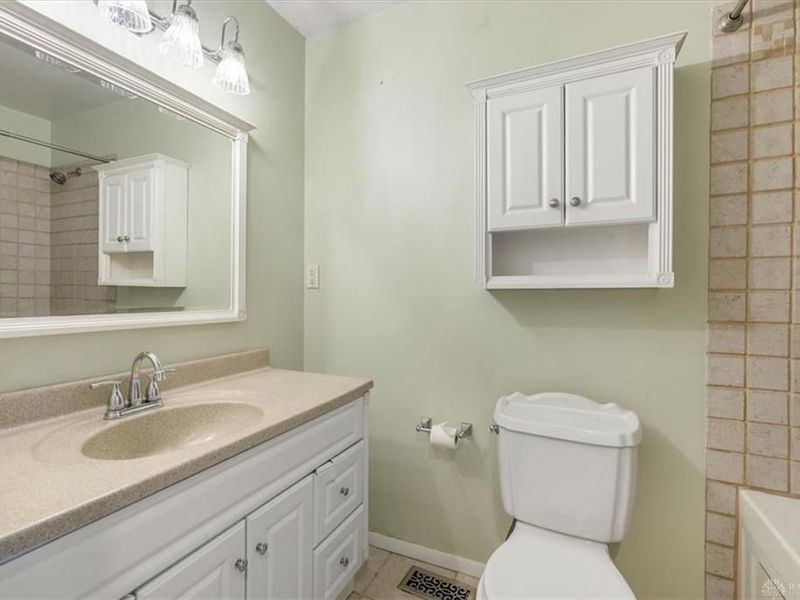 3792 Greenbay Drive, Dayton, OH 45415 Photo 32