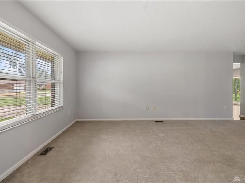 3792 Greenbay Drive, Dayton, OH 45415 Photo 9
