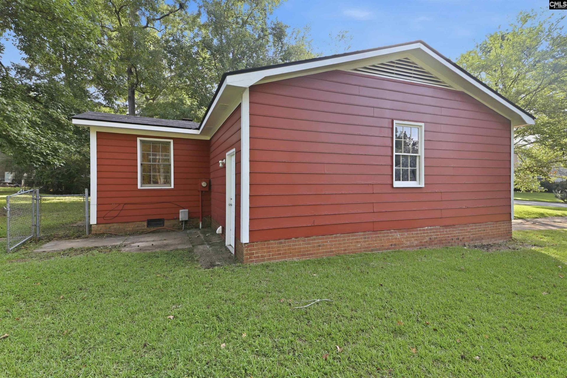 301 Milway Road Photo 9