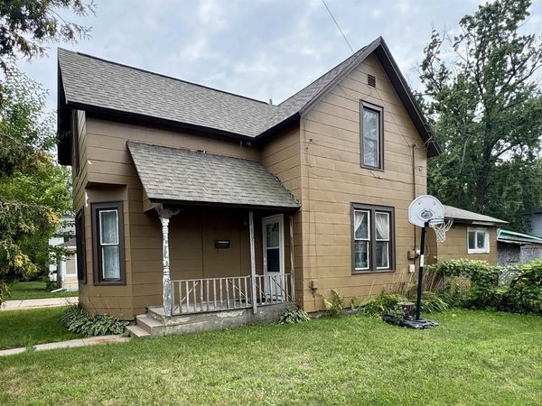 2100 PRAIRIE STREET, Stevens Point, WI 54481