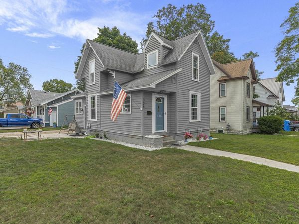 328 Howard Street, Cadillac, MI 49601