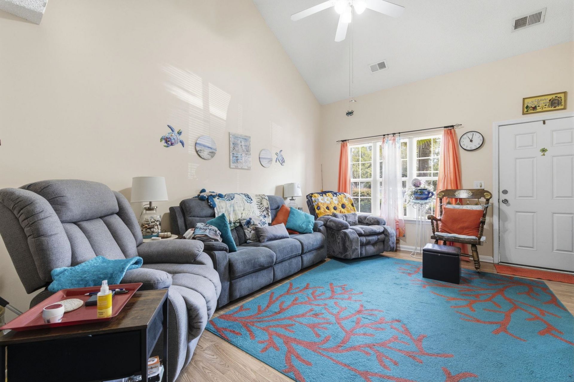 1055 Pinnacle Ln. Photo 6