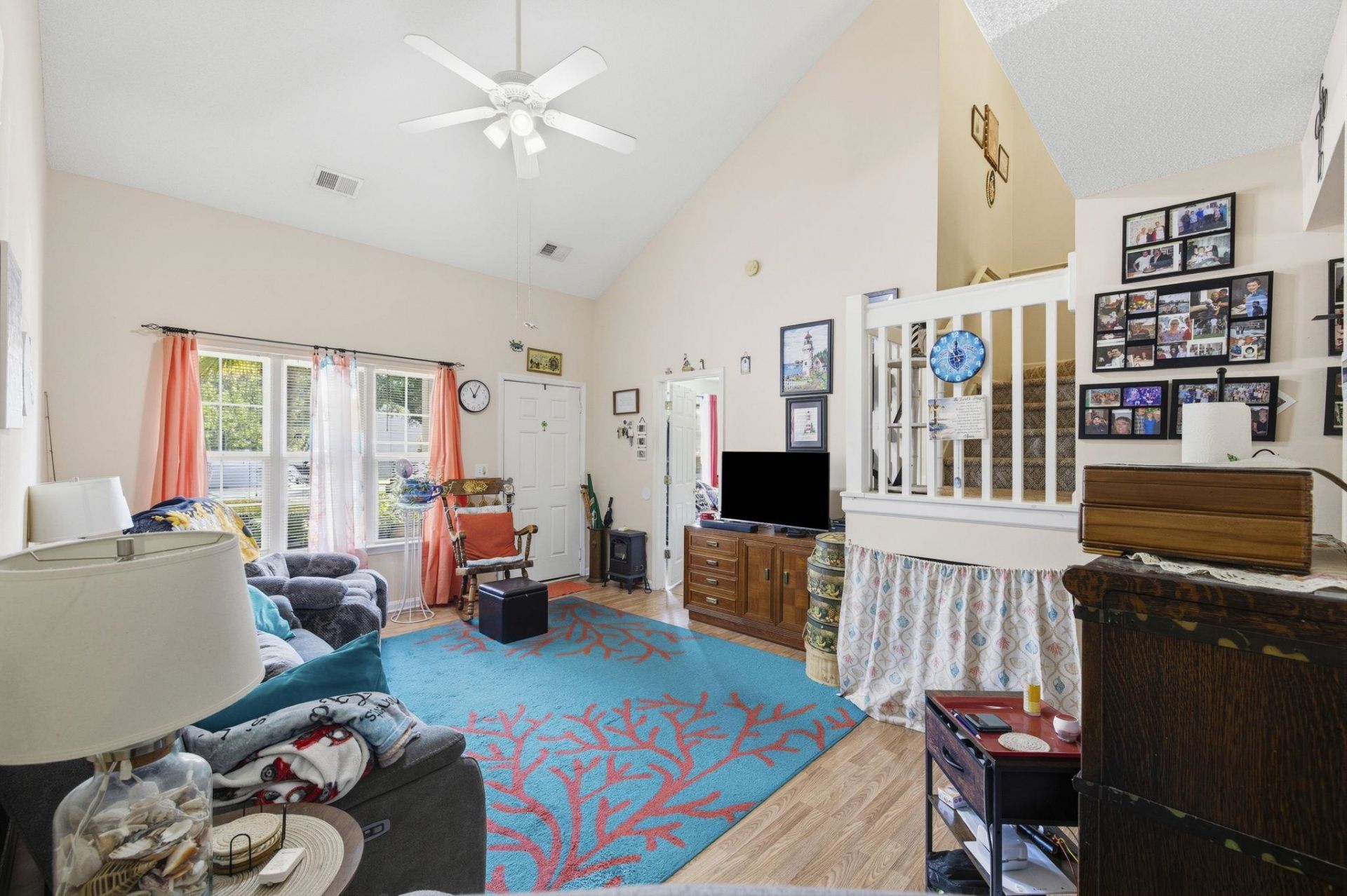 1055 Pinnacle Ln. Photo 8