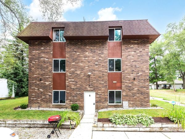 9275 Brookside Drive, Unit H, Whitmore Lake, MI 48189