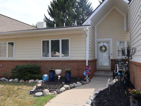 35075 Hillside Drive, Farmington, MI 48335